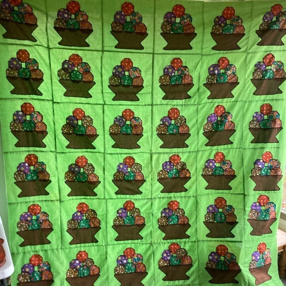 💚🩷 Handstitched Quilt top Gumball Fruit bowl VNTG calico fabric balls folk art